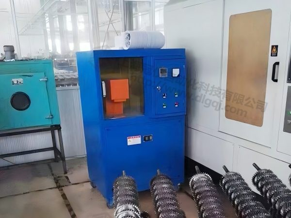 比亚迪汽车使用我司小型齿轮加热器使用现场